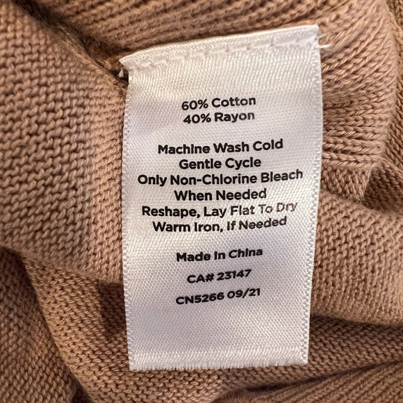 EUC Talbot’s rayon/cotton blend “tennis” style cardigan w/enameled buttons. M. - Picture 6 of 7